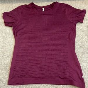 Lululemon workout top